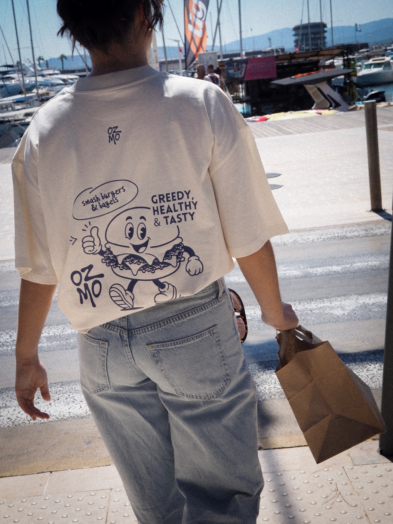 T-shirt OZMO 'smash burgers & bagels — greedy, healthy & tasty'